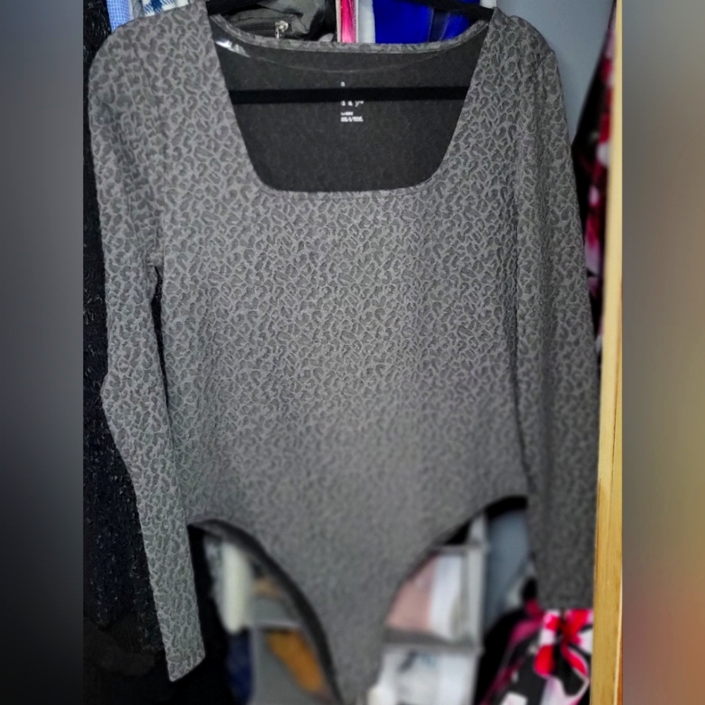 A New Day ● Leopard Print Bodysuit ● Gray ● NWOT